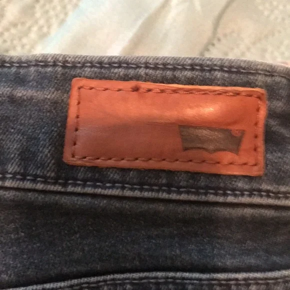 ❤️(82) Ladies vintage Levi’s size 25x 32, Demi curve super stretchy skinny jeans - Picture 2 of 11